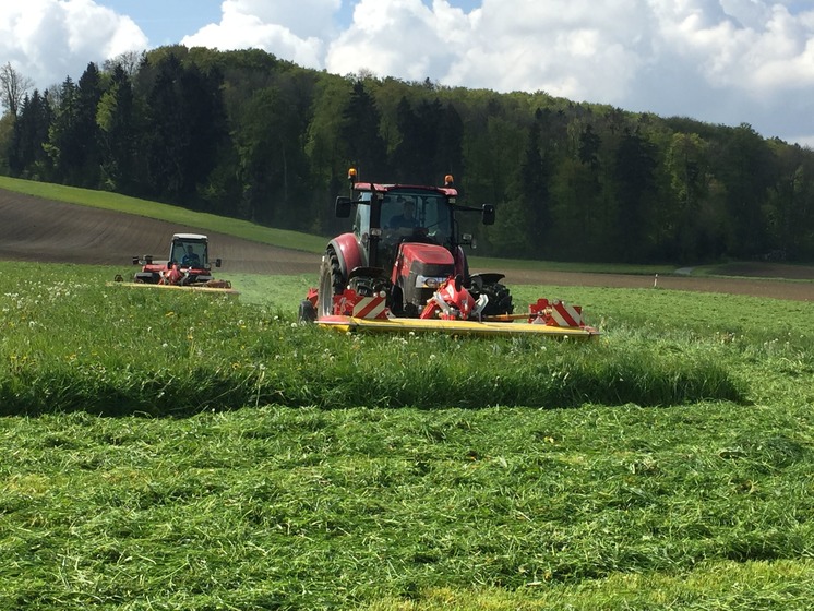 Schweizer Landwirt würde PÖTTINGER Maschinen wieder kaufen